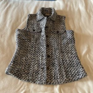 Chico size 0 vest, black and white. 64% acrylic 19 polyester nine cotton